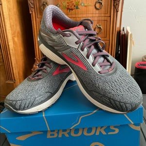 Brooks Adrenaline GTS 18